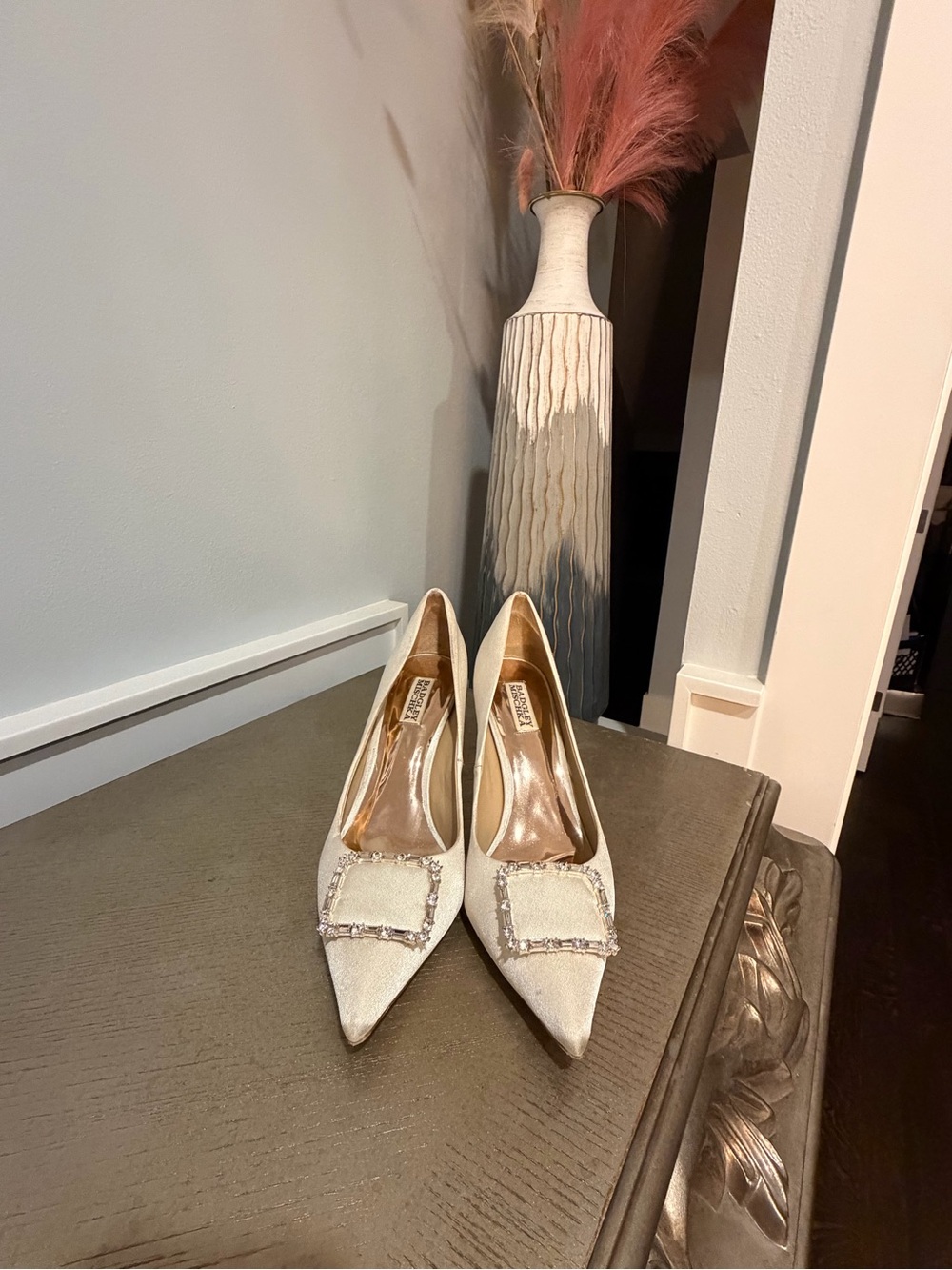 Badgley Mischka Ivory Pointed-Toe Crystal Buckle Pumps - Size 11